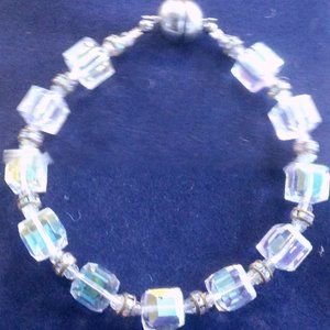 LILLIANS DESIGNS BEAUTIFUL SQUARE CUT HANDCRAFTED BRACELET
